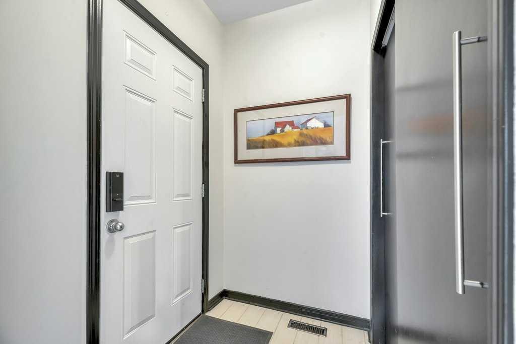 1940 Broadview - Thumbnail 4