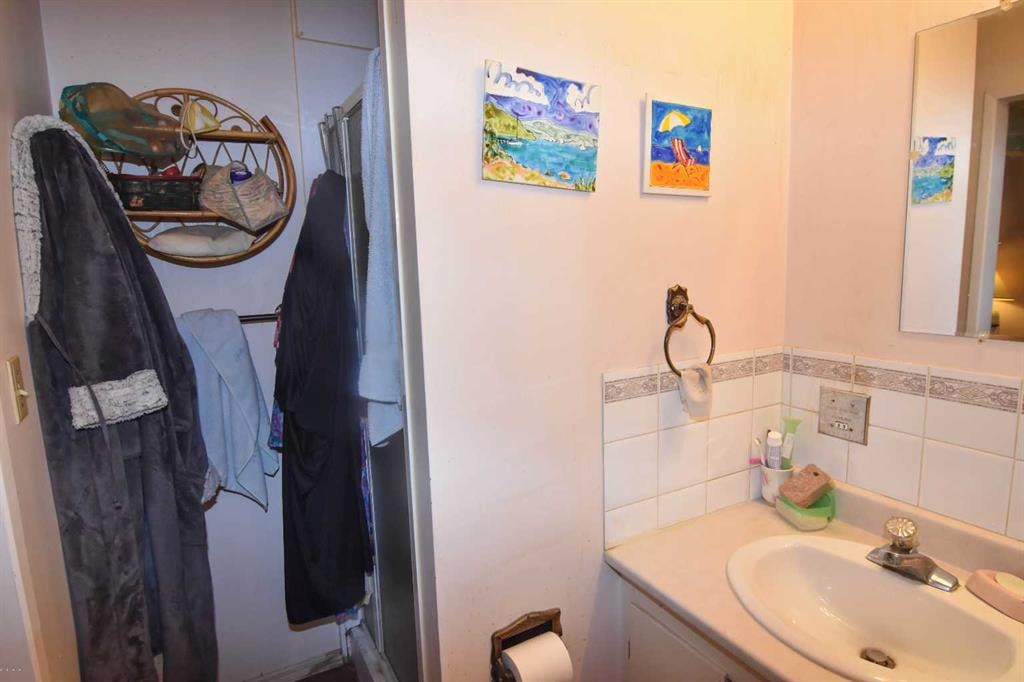 1140 Trafford - Thumbnail 2