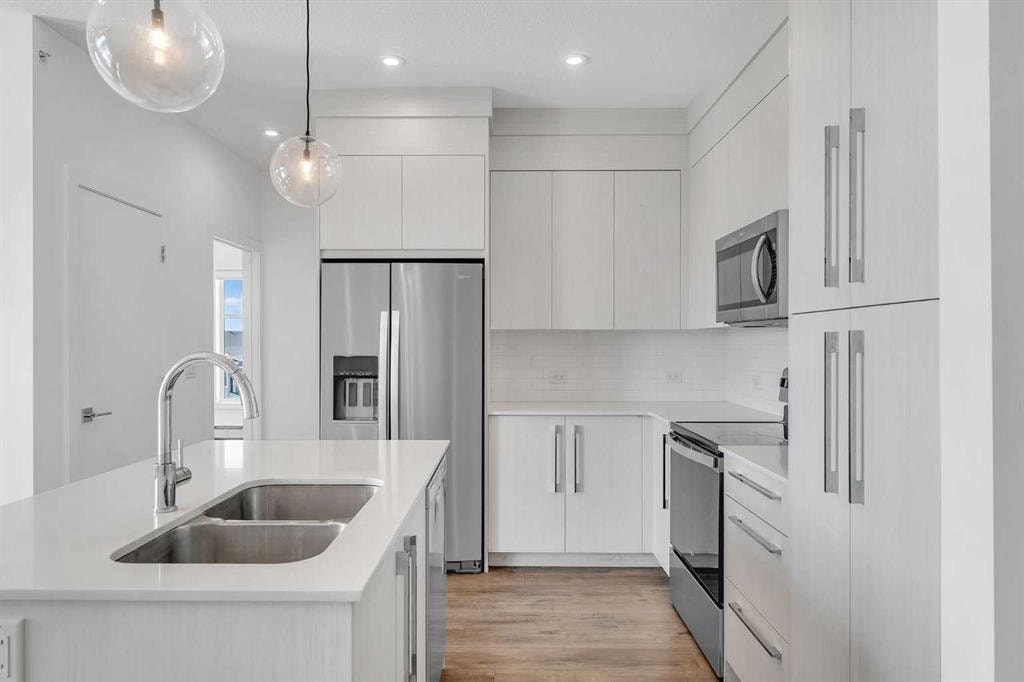 681 Savanna Boulevard - Thumbnail 4
