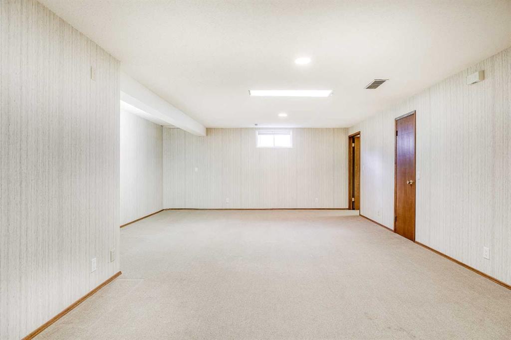 620 Oakwood - Thumbnail 2