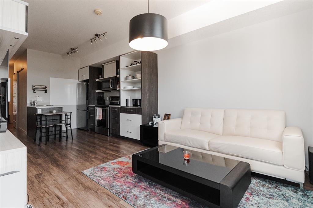 8106 Fraser - Thumbnail 4