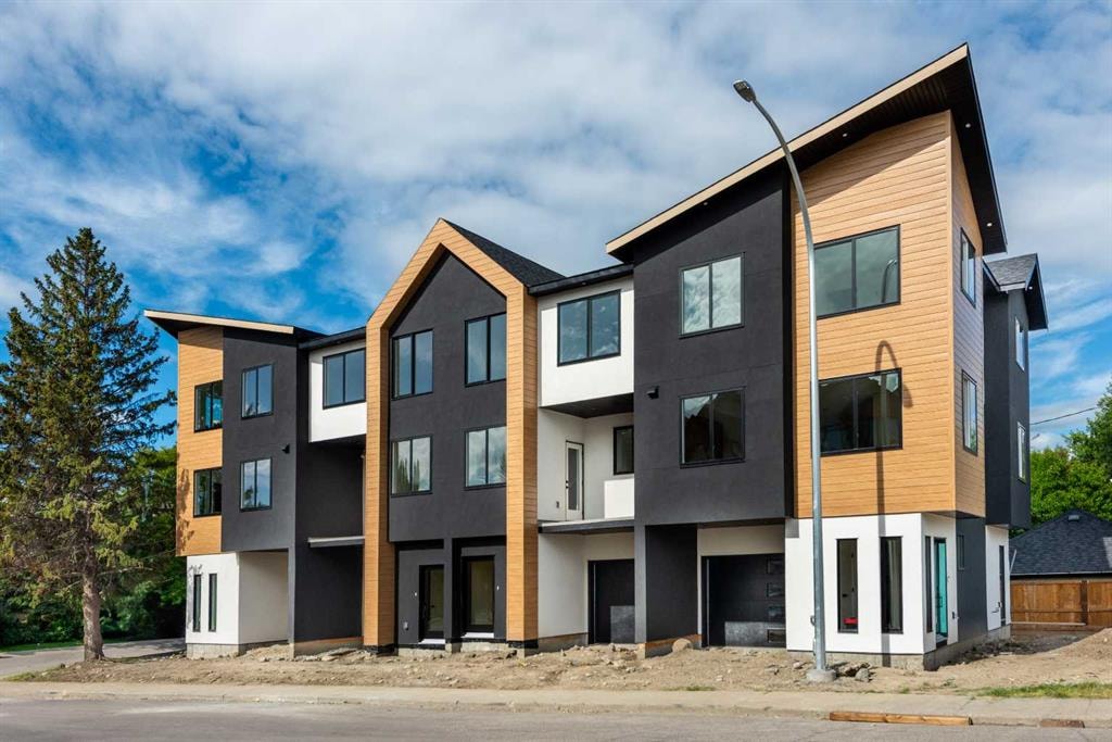 2402 Westmount - Thumbnail 2