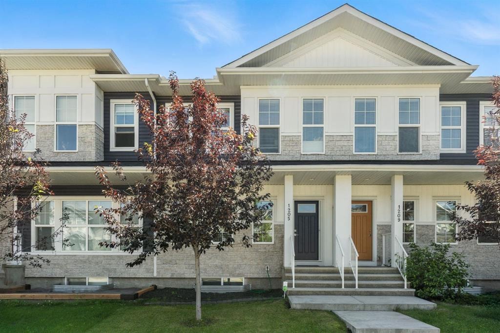 1205 Carrington - Thumbnail 3