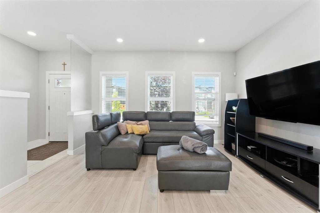 1205 Carrington - Thumbnail 2