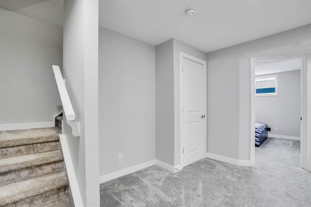 656 Walgrove - Thumbnail 2