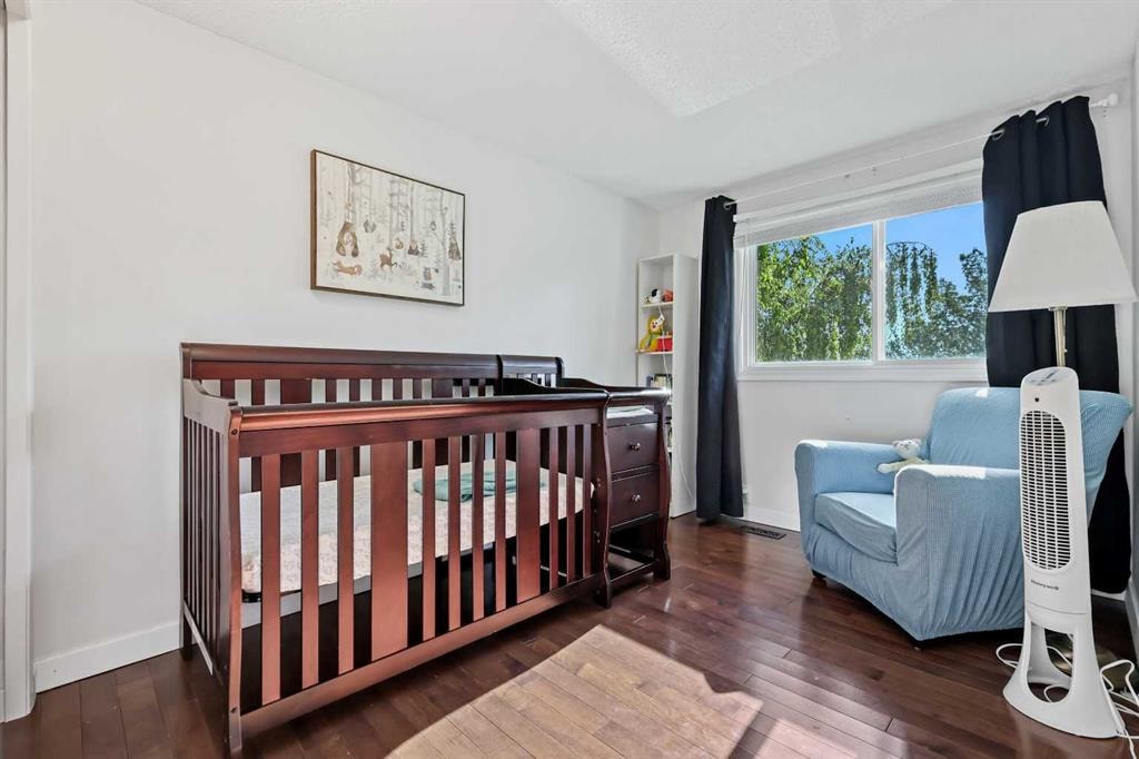 5625 Silverdale - Thumbnail 2