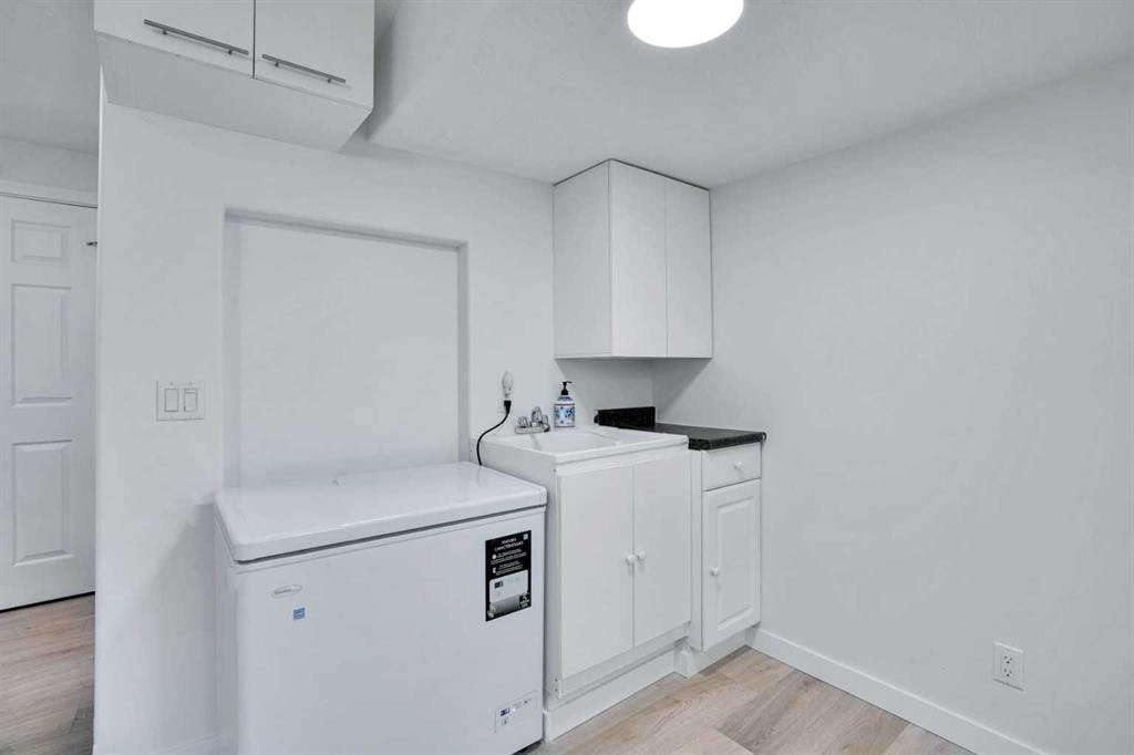 1092 Martindale - Thumbnail 4
