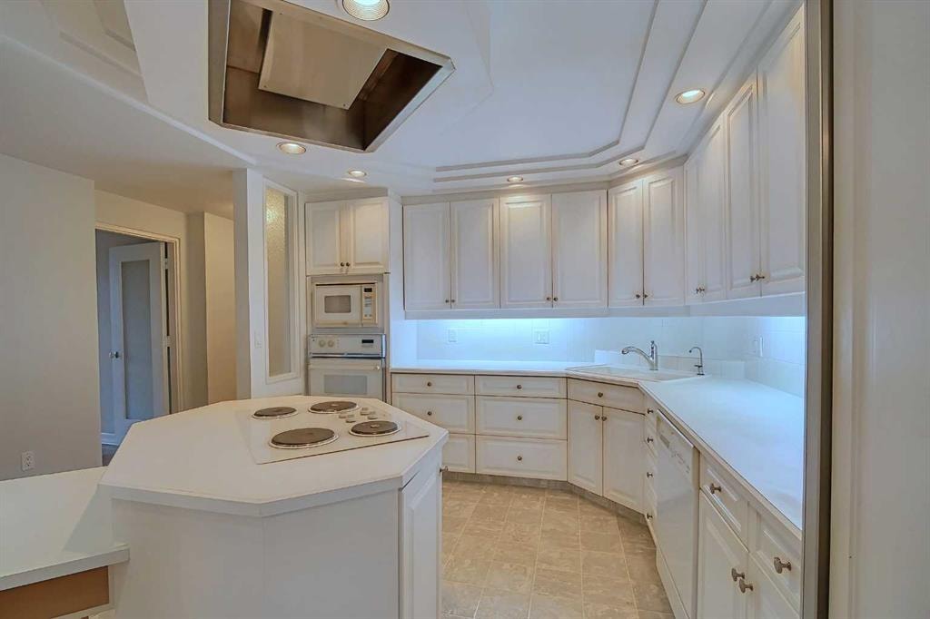 505 Canyon Meadows - Thumbnail 4