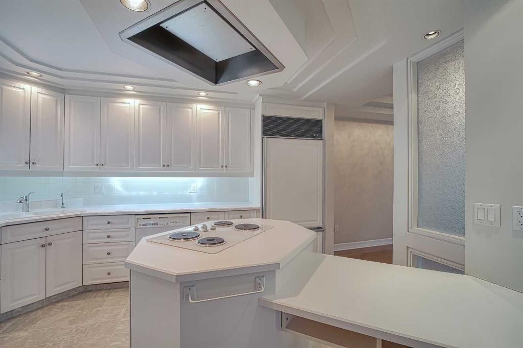505 Canyon Meadows - Thumbnail 3