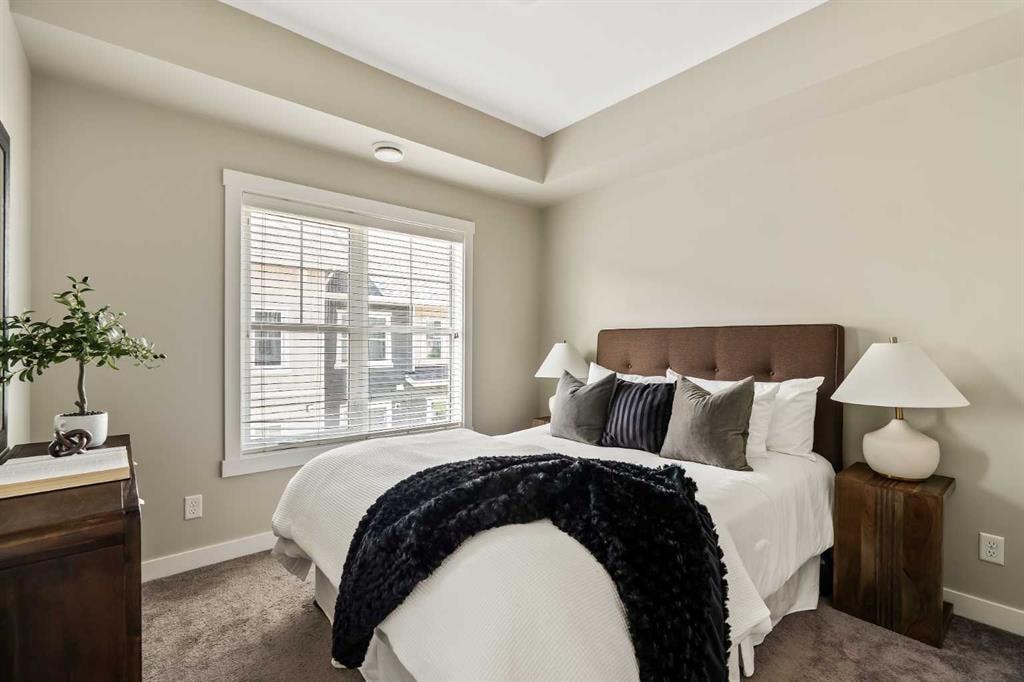 1009 Cranbrook - Thumbnail 3