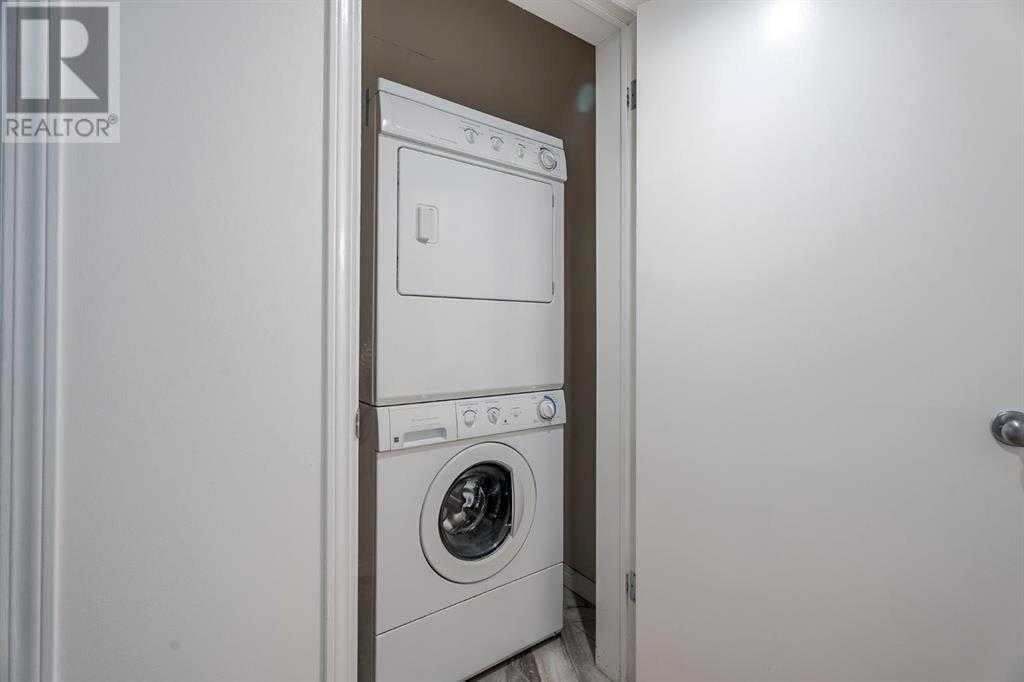 214 Mckenzie Towne - Thumbnail 2