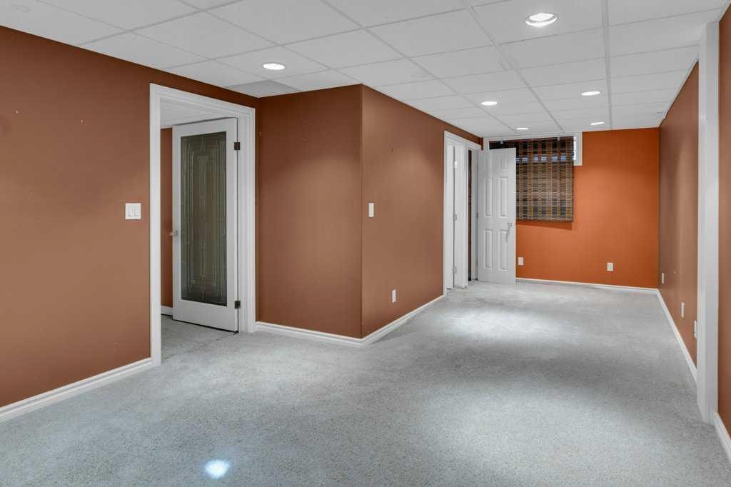 1745 Douglas Glen - Thumbnail 2