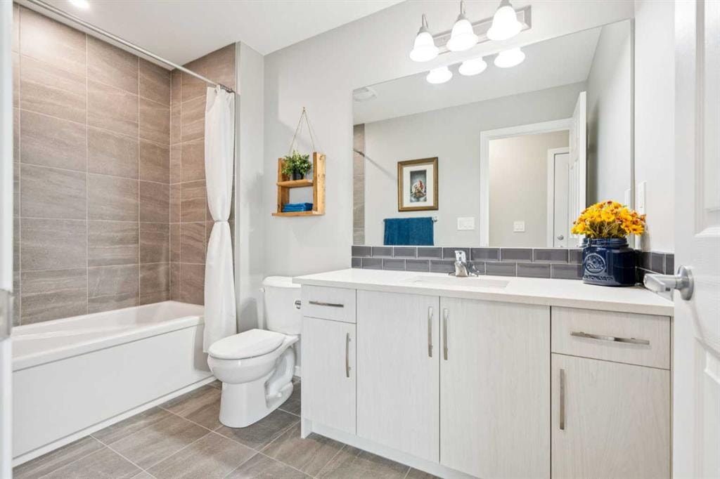125 Yorkville - Thumbnail 3