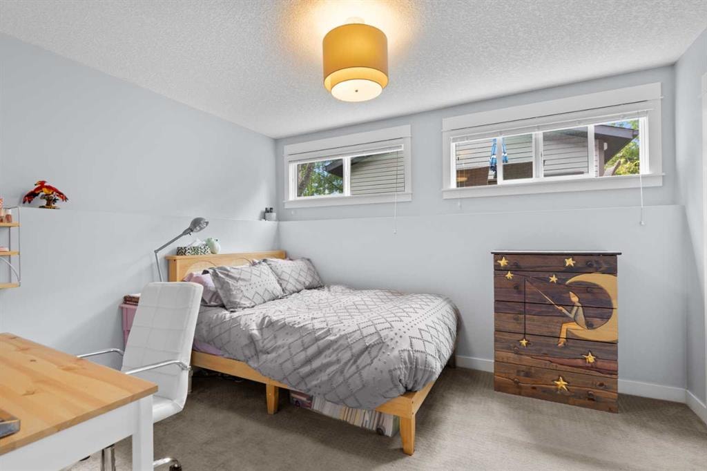 2627 Laurel - Thumbnail 3