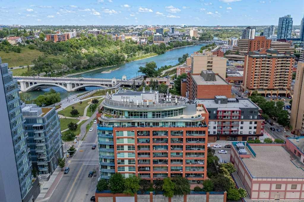 205 Riverfront - Thumbnail 3