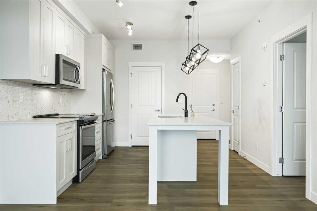 200 Auburn Meadows - Thumbnail 3