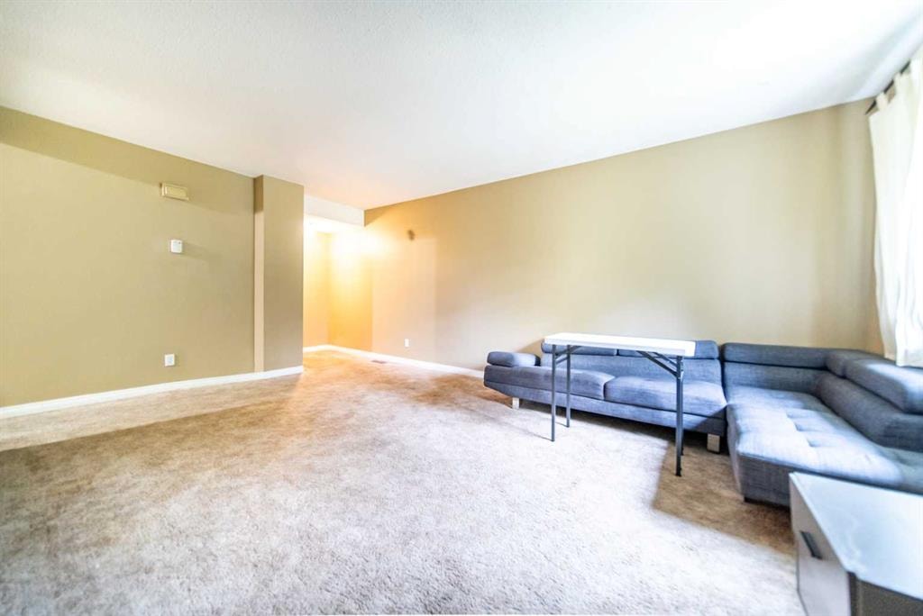203 Lynnview - Thumbnail 3