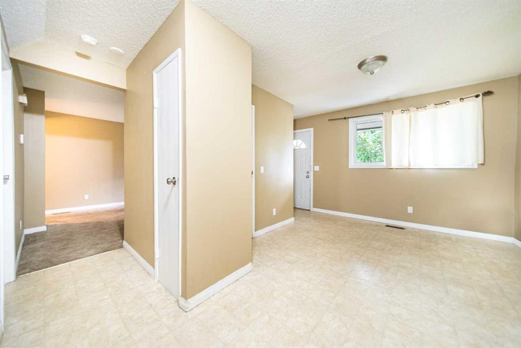 203 Lynnview - Thumbnail 2