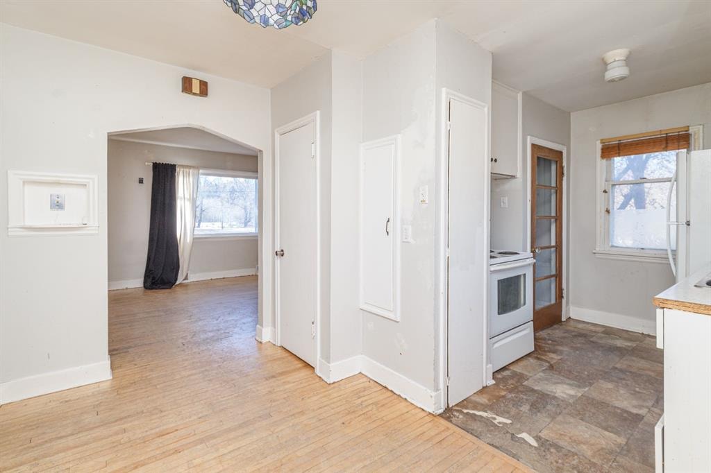 2820 Parkdale - Thumbnail 2