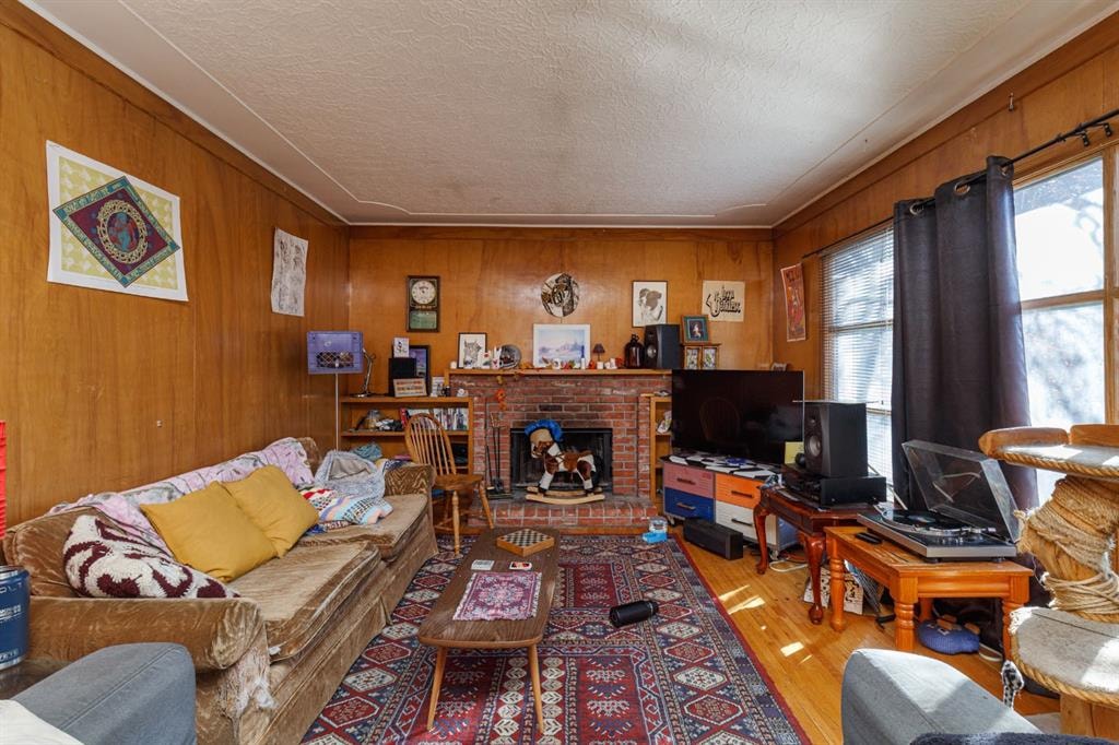 2824 Parkdale - Thumbnail 4