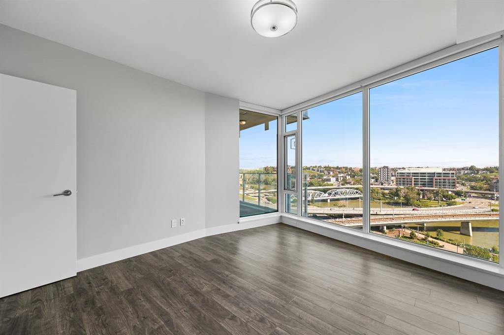 519 Riverfront - Thumbnail 2