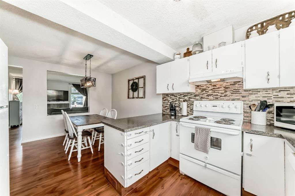 2183 Woodview - Thumbnail 2