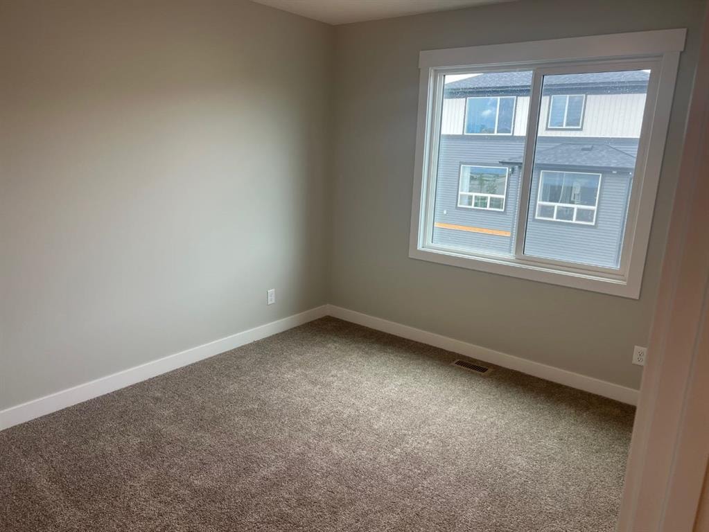 142 Corner Glen - Thumbnail 4