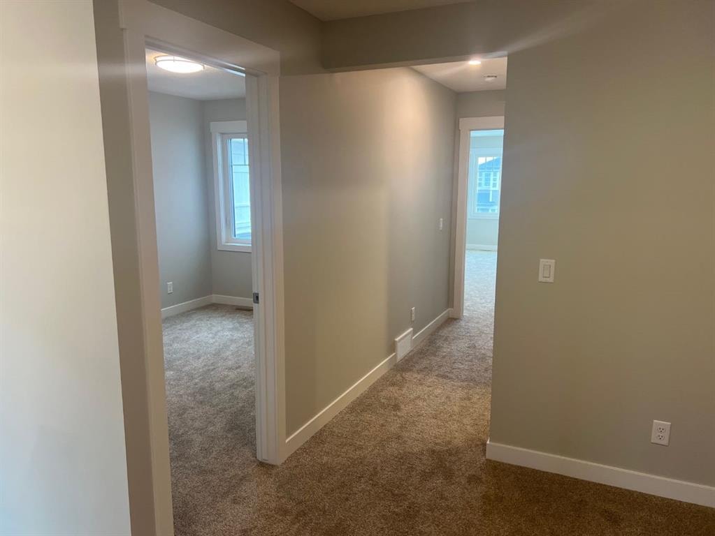 142 Corner Glen - Thumbnail 3