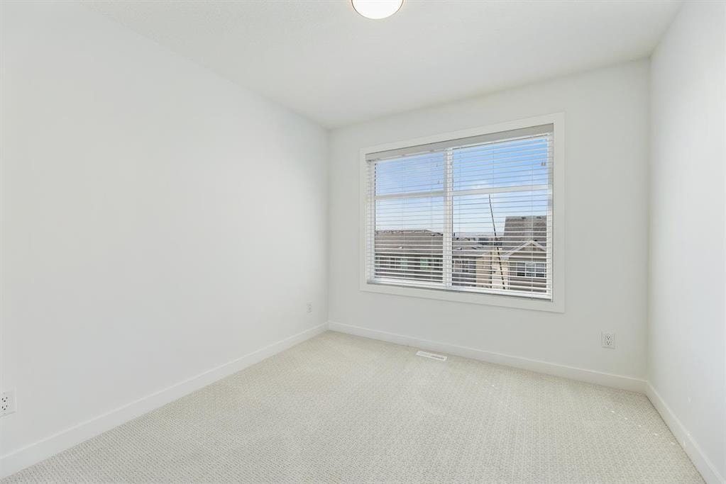 135 Belmont - Thumbnail 4