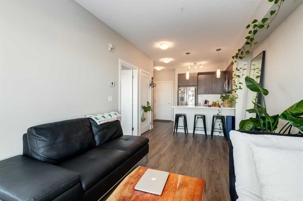 300 Auburn Meadows - Thumbnail 2