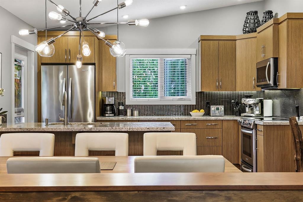 2608 Laurel - Thumbnail 2
