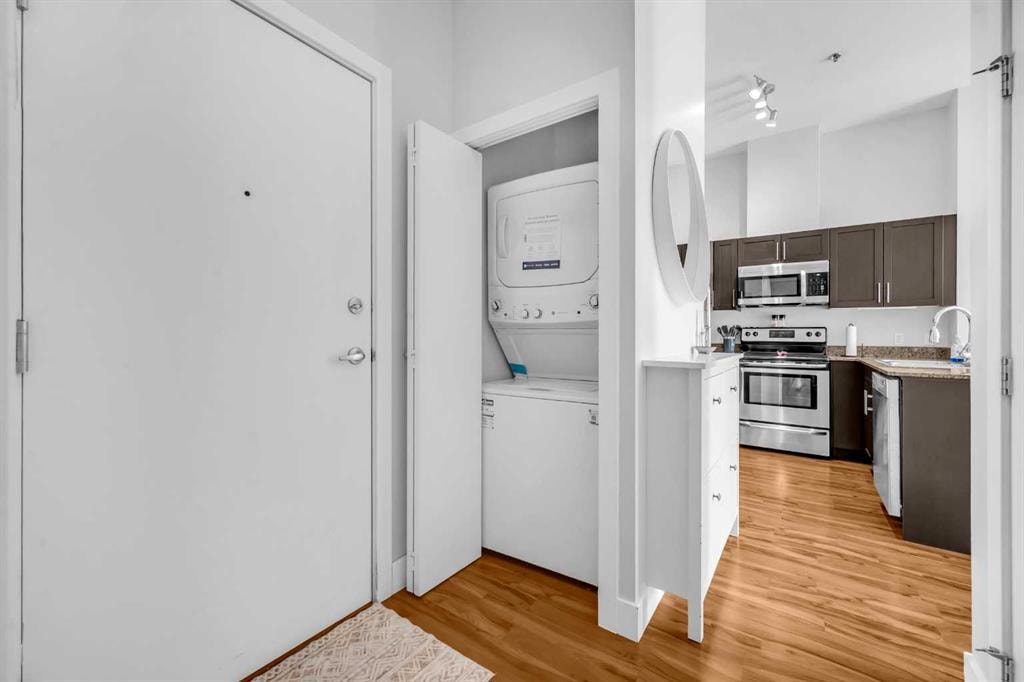 955 McPherson - Thumbnail 2