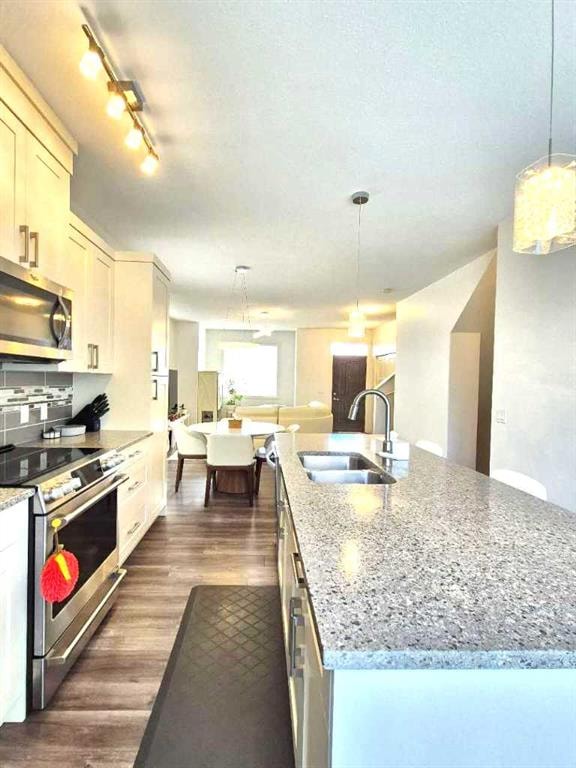 641 Evanston - Thumbnail 2