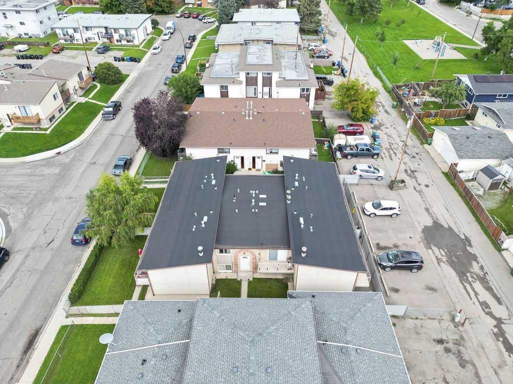 12 Huntley - Thumbnail 4