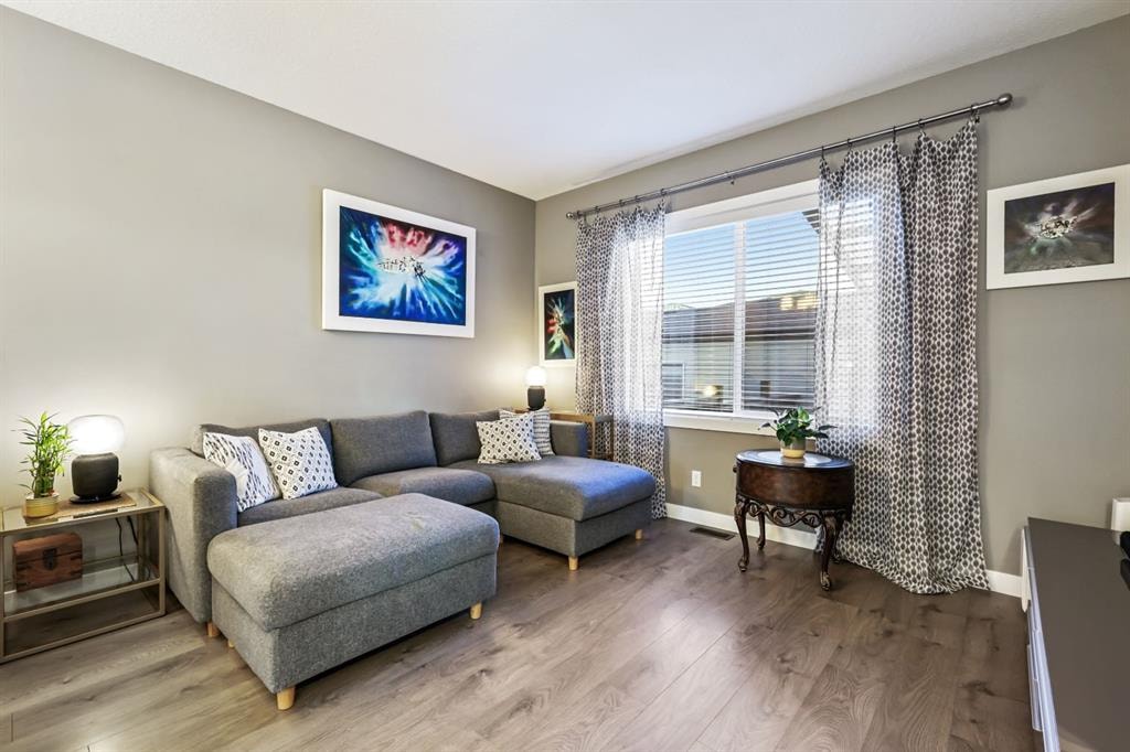 1605 Cornerstone - Thumbnail 4