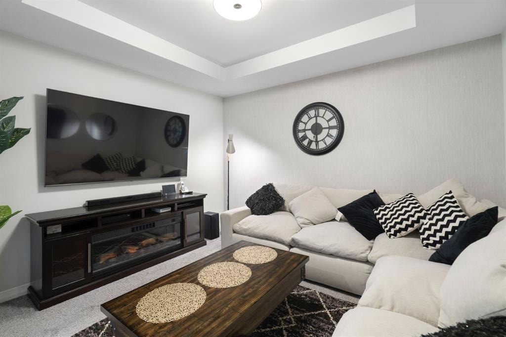 306 Corner Meadows - Thumbnail 4
