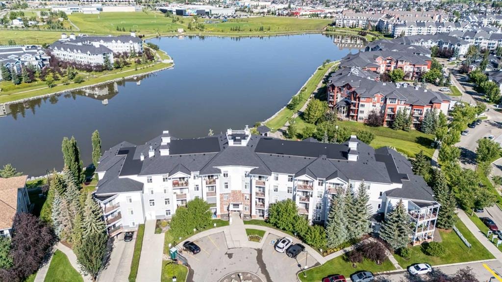 8 County Village Bay - Thumbnail 4