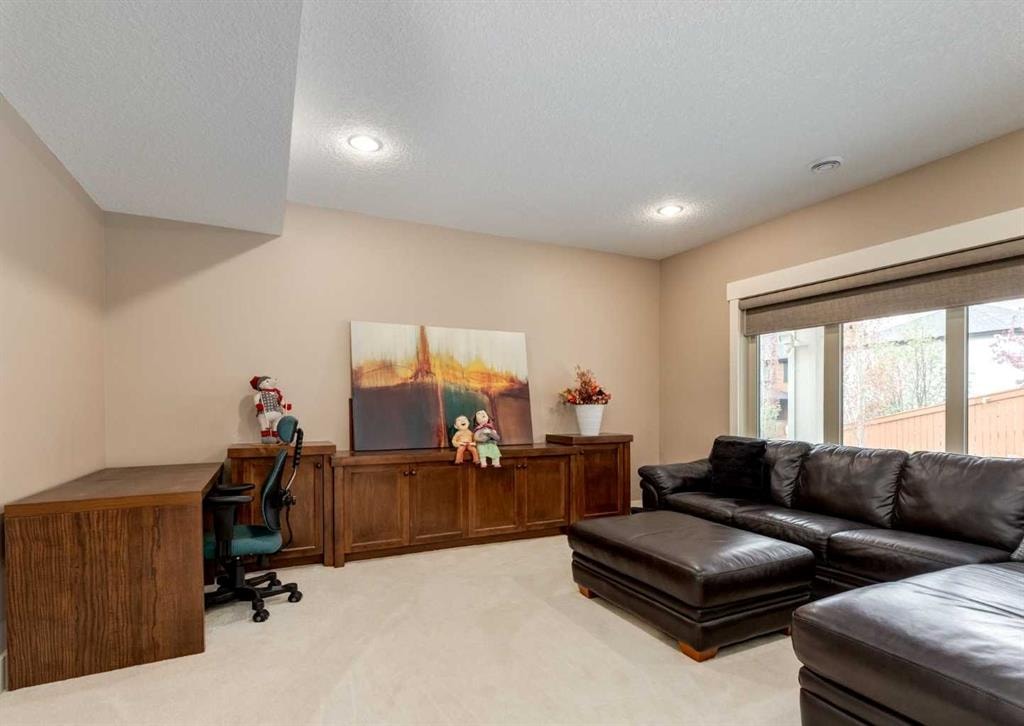 72 Rockcliff - Thumbnail 3