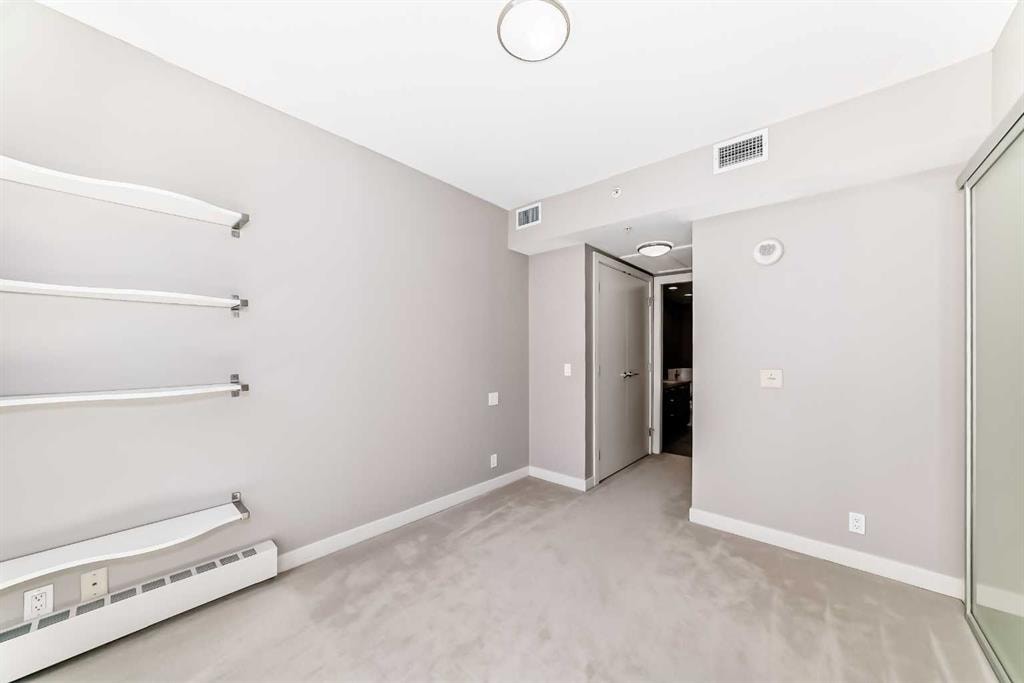222 Riverfront - Thumbnail 4