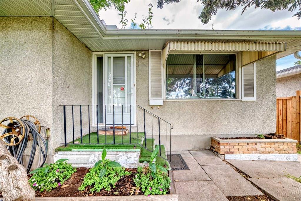 2208 47 street - Thumbnail 2