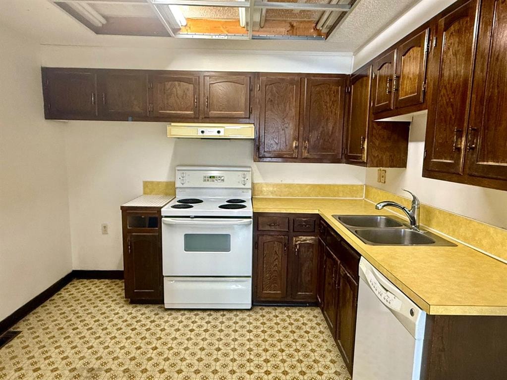 330 canterbury - Thumbnail 3