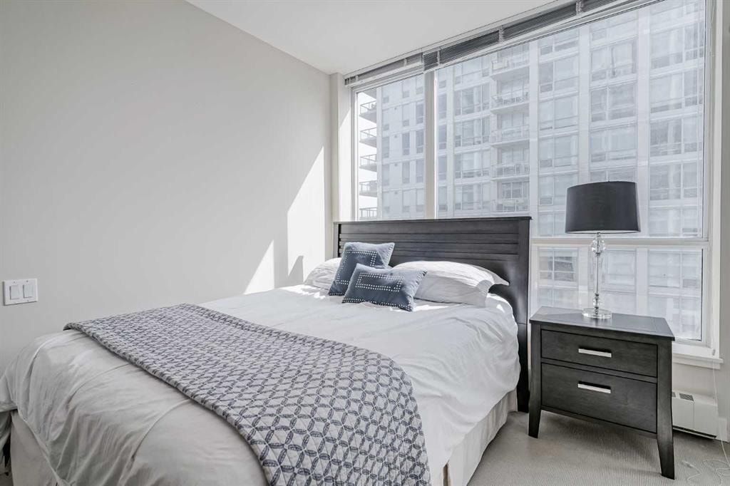 222 Riverfront - Thumbnail 2