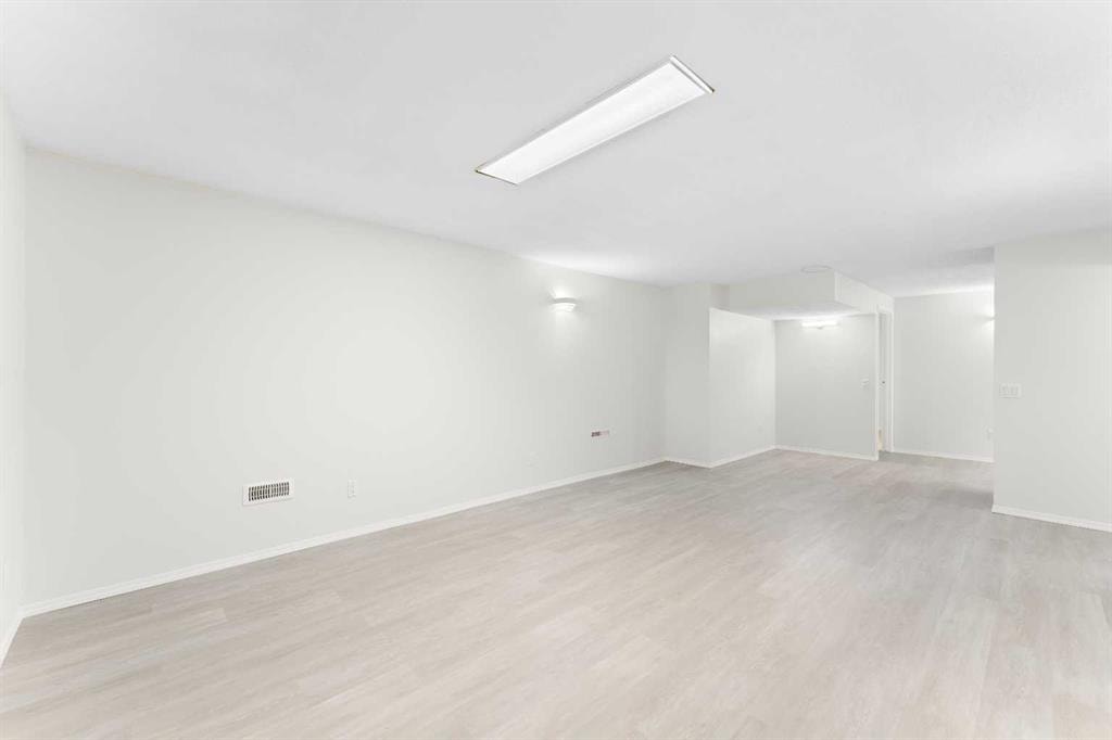 101 Marbrooke - Thumbnail 4