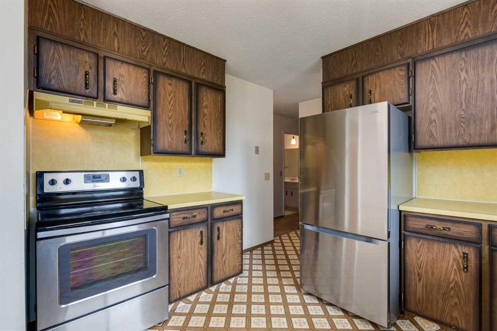 5960 Silver Ridge - Thumbnail 3