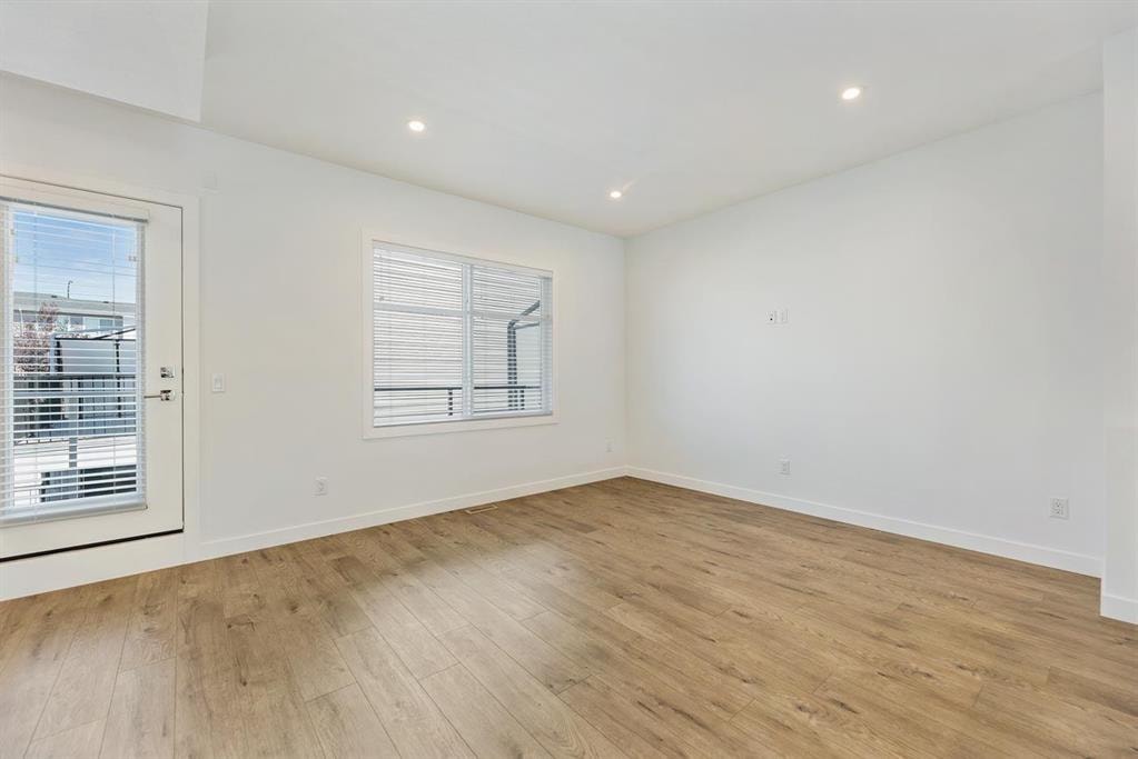 135 Belmont - Thumbnail 2