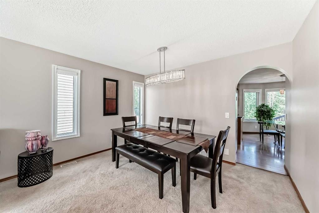 327 Riverview - Thumbnail 3