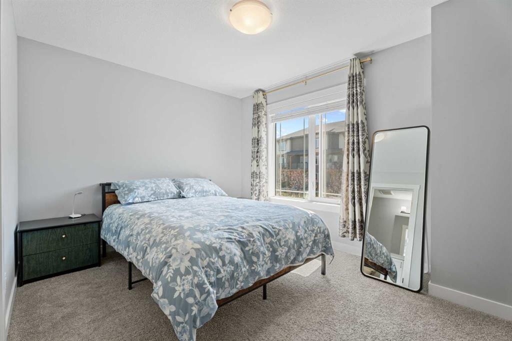 230 Auburn Meadows - Thumbnail 2
