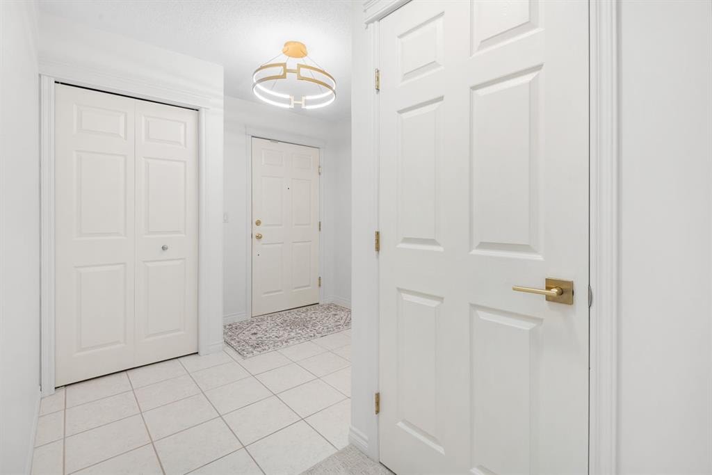 7451 Springbank - Thumbnail 2