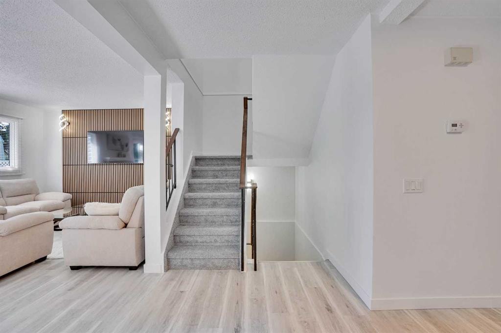 200 Shawnessy - Thumbnail 4