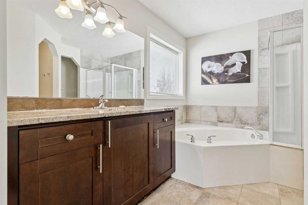 1005 Panorama Hills - Thumbnail 4